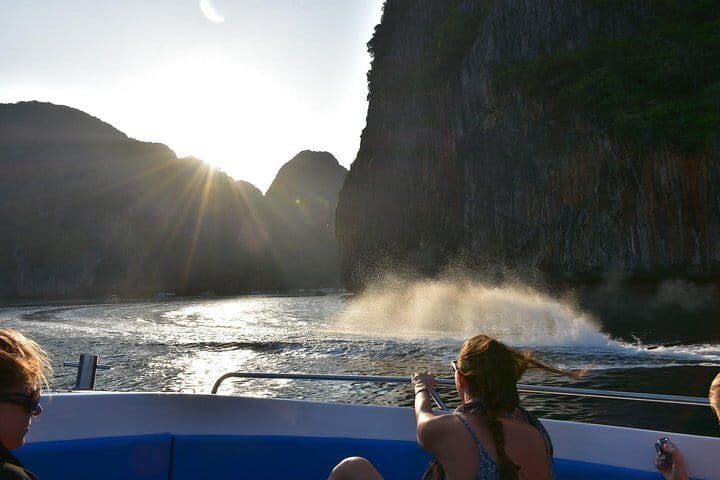 Early Bird Phi Phi Island & 4 Islands 스피드 보트 투어